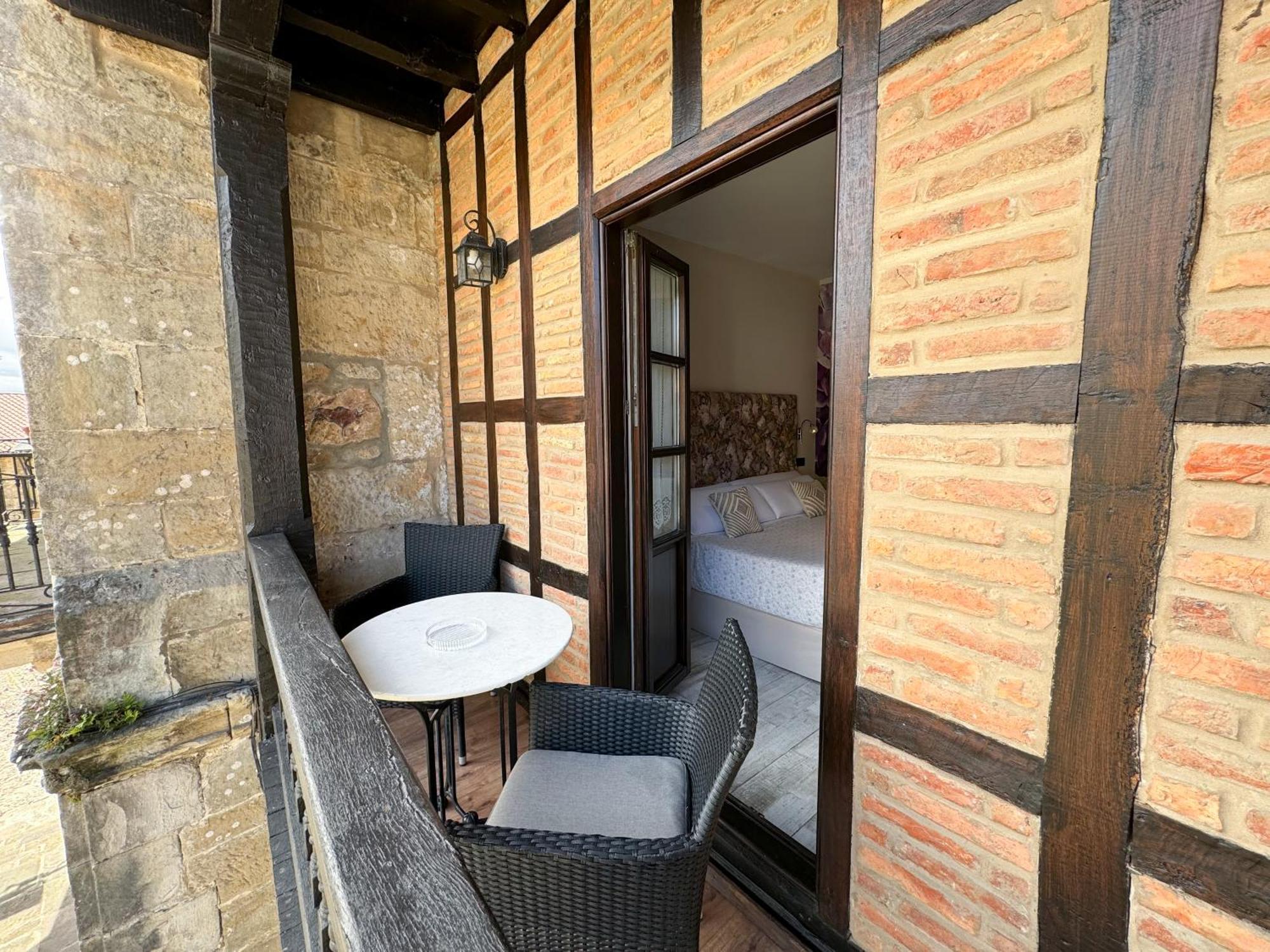Akla Suites Con Jacuzzi Santillana Santillana del Mar Exterior photo